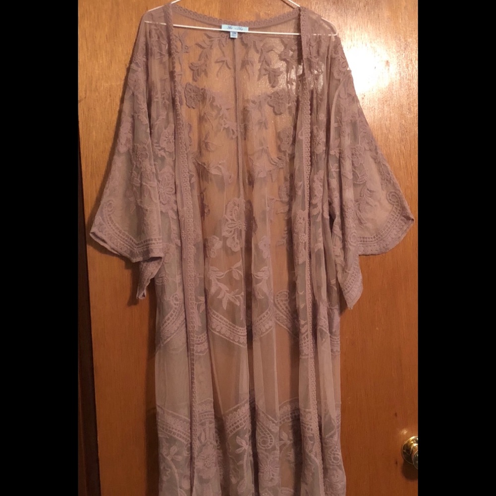 NWOT She and Sky kimono/overlay